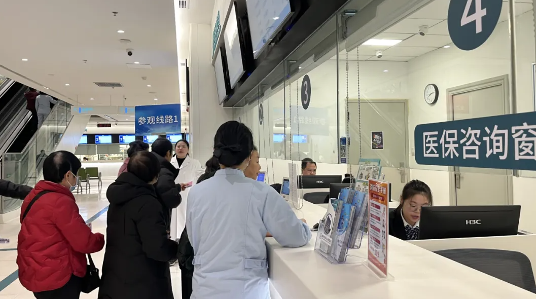 新年送健康，温暖入社区｜成都空港亚心心脏病医院举办新年首场开放日