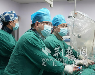 [媒体报道】全国首批！亚心医院成功实施经导管主动脉瓣TaurusTrio植入术